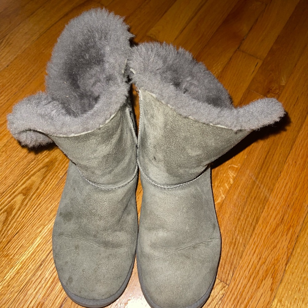 UGG Bailey Button Boot - Picture 2 of 4